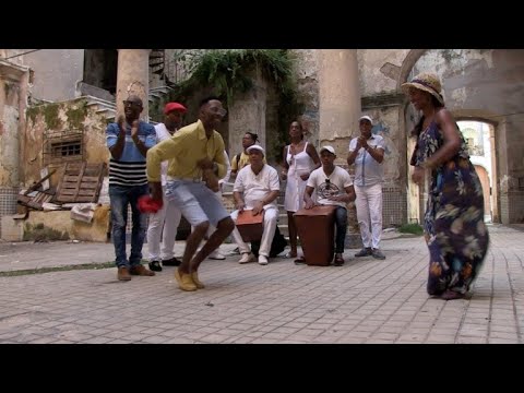 Descubre la fascinante danza cubana de origen africano: un viaje cultural en movimiento